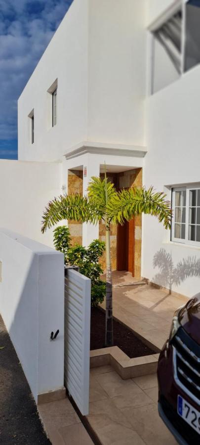 Villa Pousadoiro Playa Blanca  Exterior photo