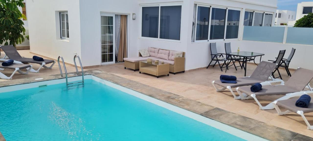 Villa Pousadoiro Playa Blanca  Exterior photo